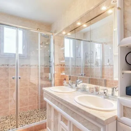 Villa Confortable A Ranville, Piscine Privee *