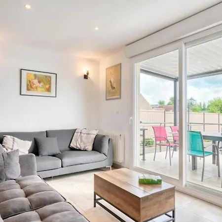 Confortable A Ranville, Piscine Privee Villa Ranville