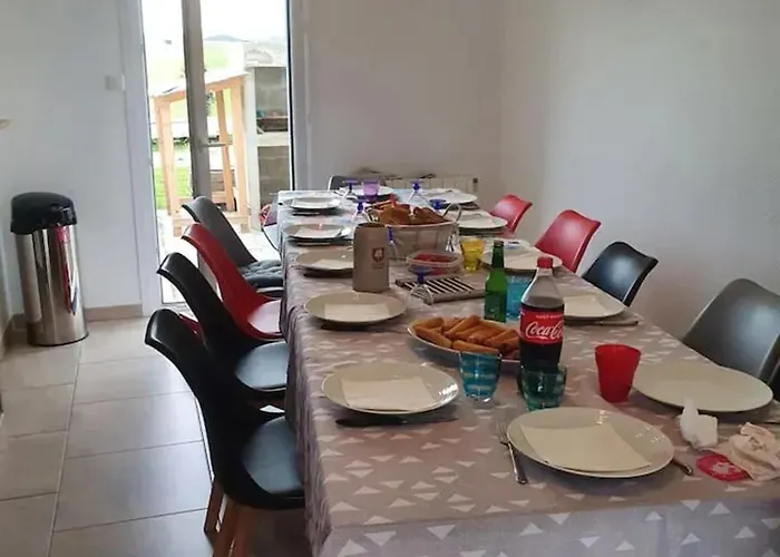 Confortable A Ranville, Piscine Privee Vila