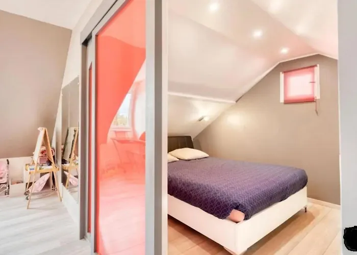 Confortable A Ranville, Piscine Privee Vila Ranville