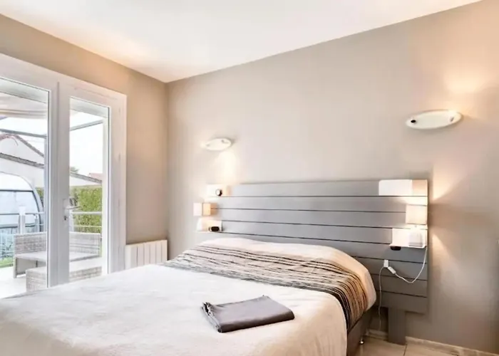 Vila Confortable A Ranville, Piscine Privee