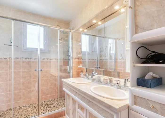 Vila Confortable A Ranville, Piscine Privee *